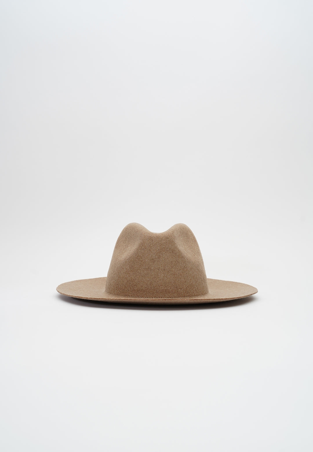 N33 NTHIRTYTHREE PURE AMBER - PURE COLLECTION. Artisan-Made Fedora Felt Hat. Handmade in Italy. Handcrafted Headwear. Artisan Chapeaux. Handgefertigt. Fedora Hut. Unisex Men's hats. Women's hats. N33. Luxury Felt Hat. Männerhüte. Frauenhüte. Maison Michel